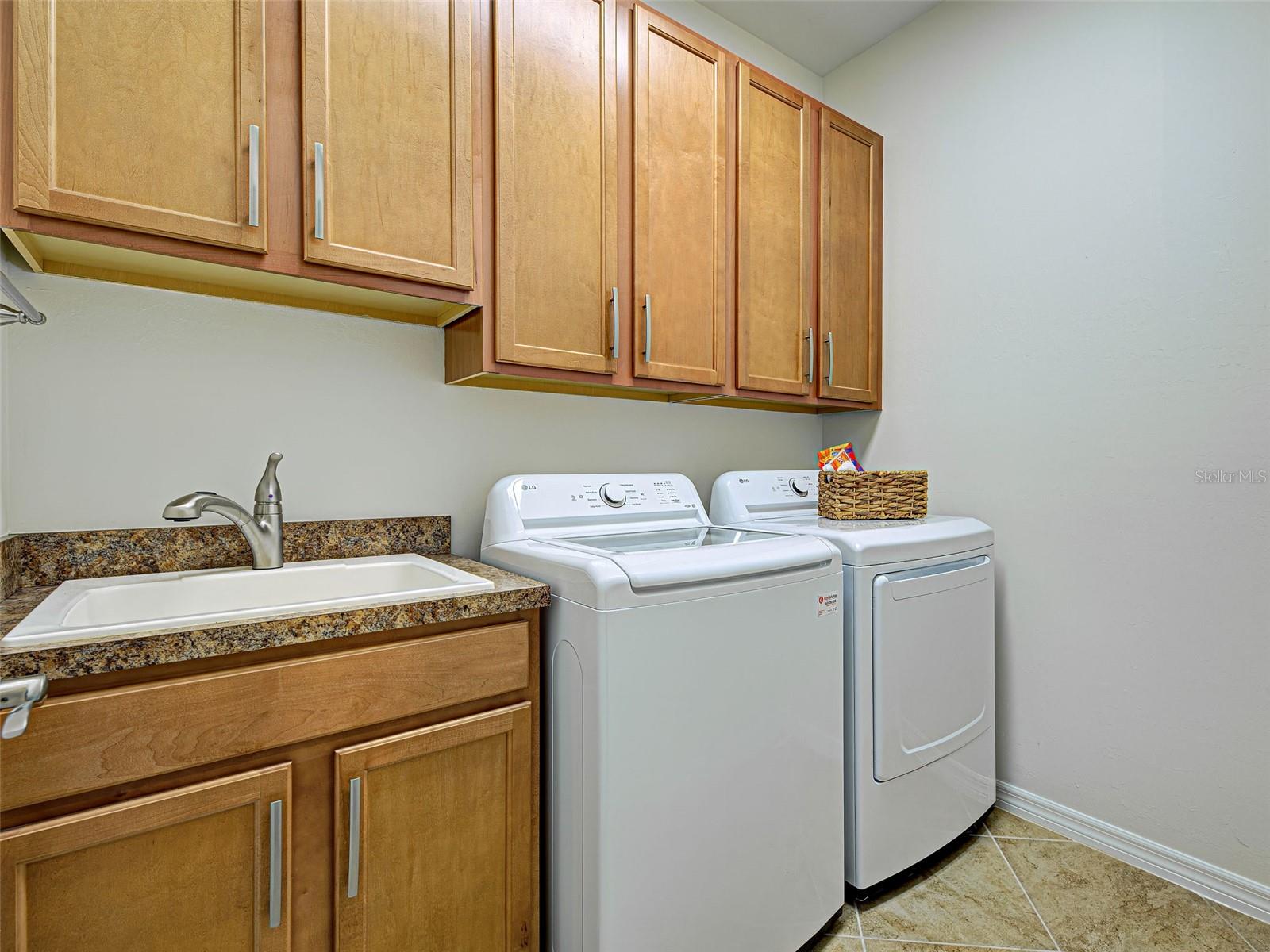 CARIBBEAN VILLAGE - Residential