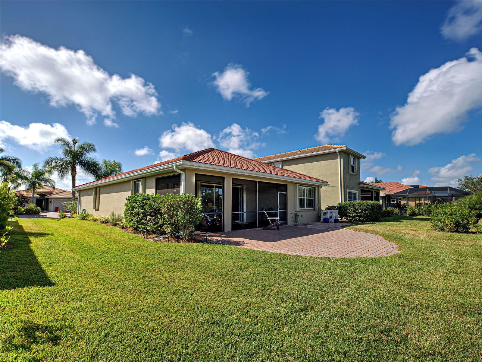 CARIBBEAN VILLAGE - Residential