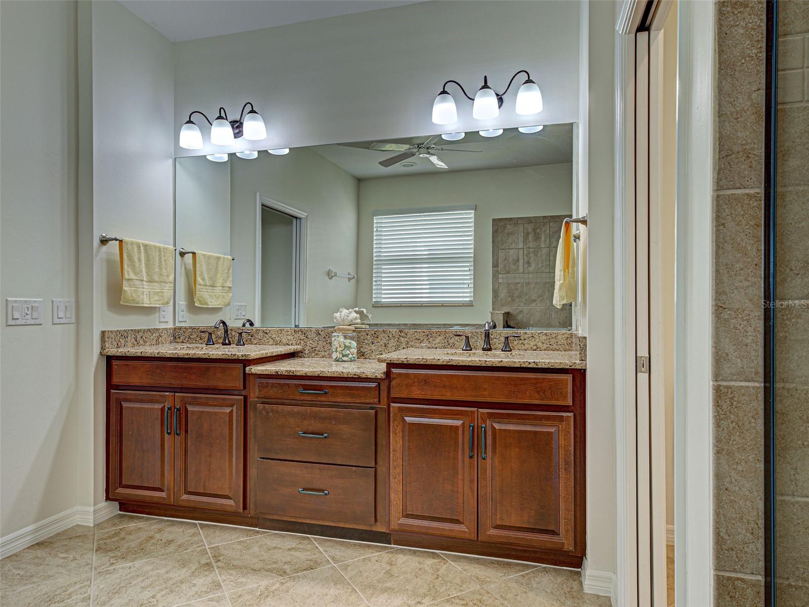 CARIBBEAN VILLAGE - Residential