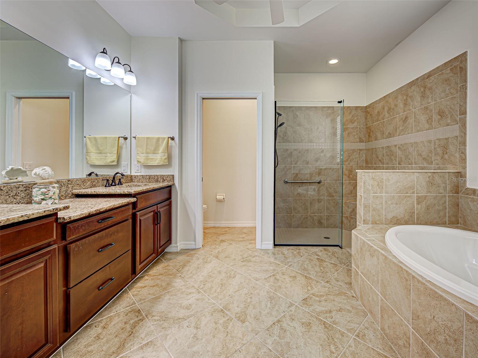 CARIBBEAN VILLAGE - Residential