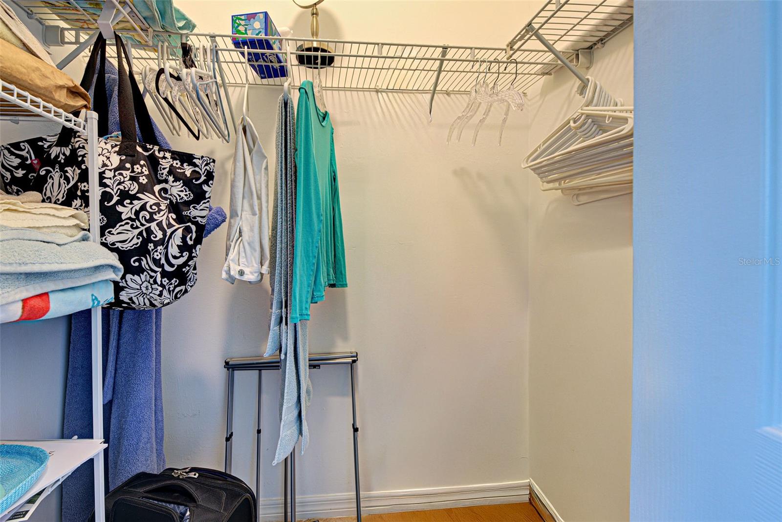 CARIBBEAN VILLAGE - Residential