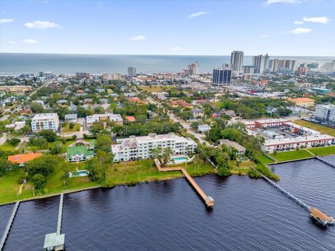 A home in DAYTONA BEACH