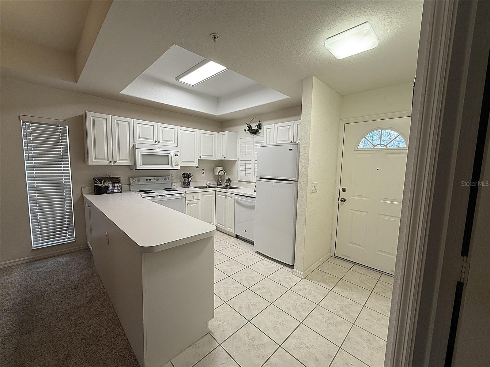 PINESTONE AT PALMER RANCH - Residential Lease