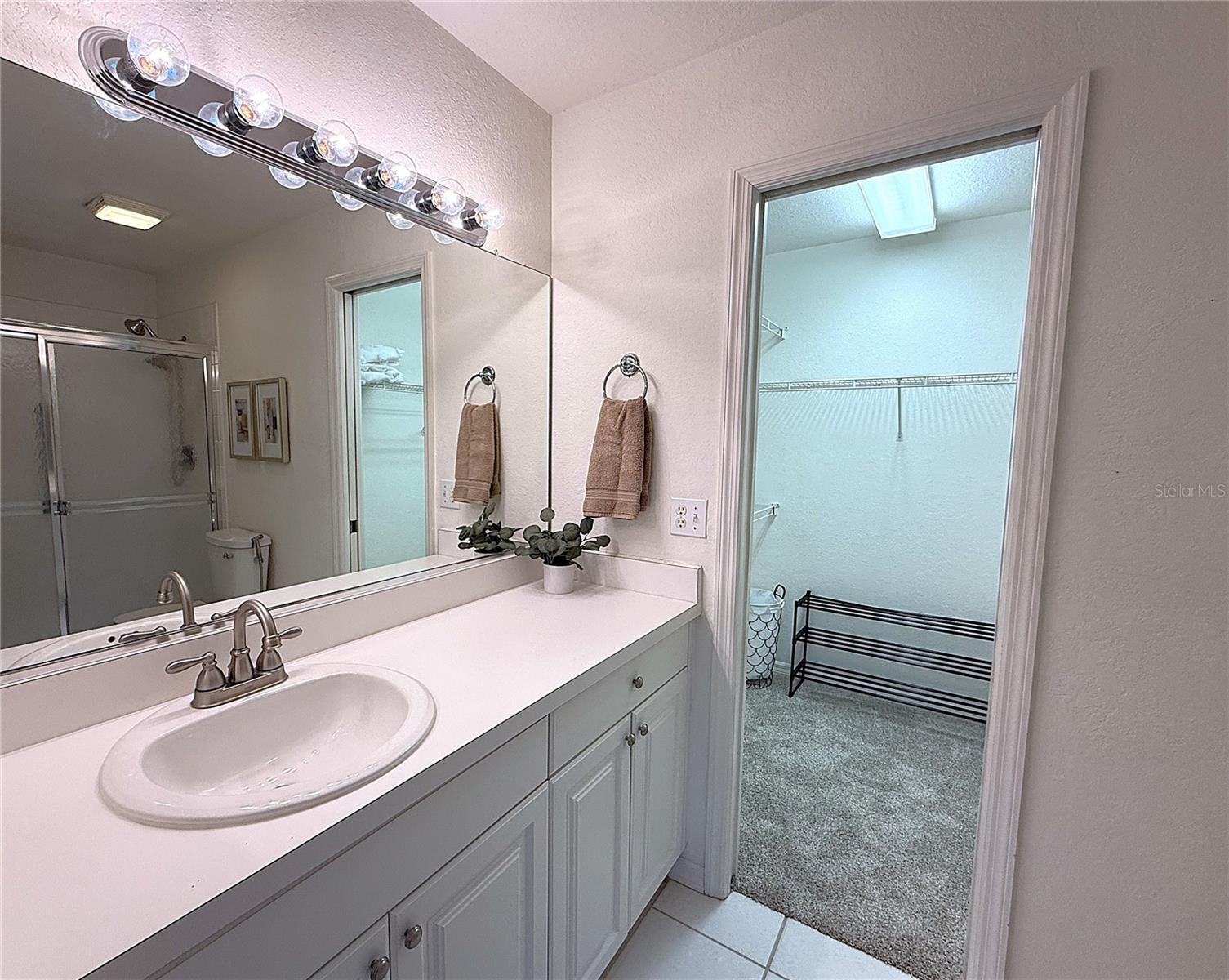 PINESTONE AT PALMER RANCH - Residential Lease