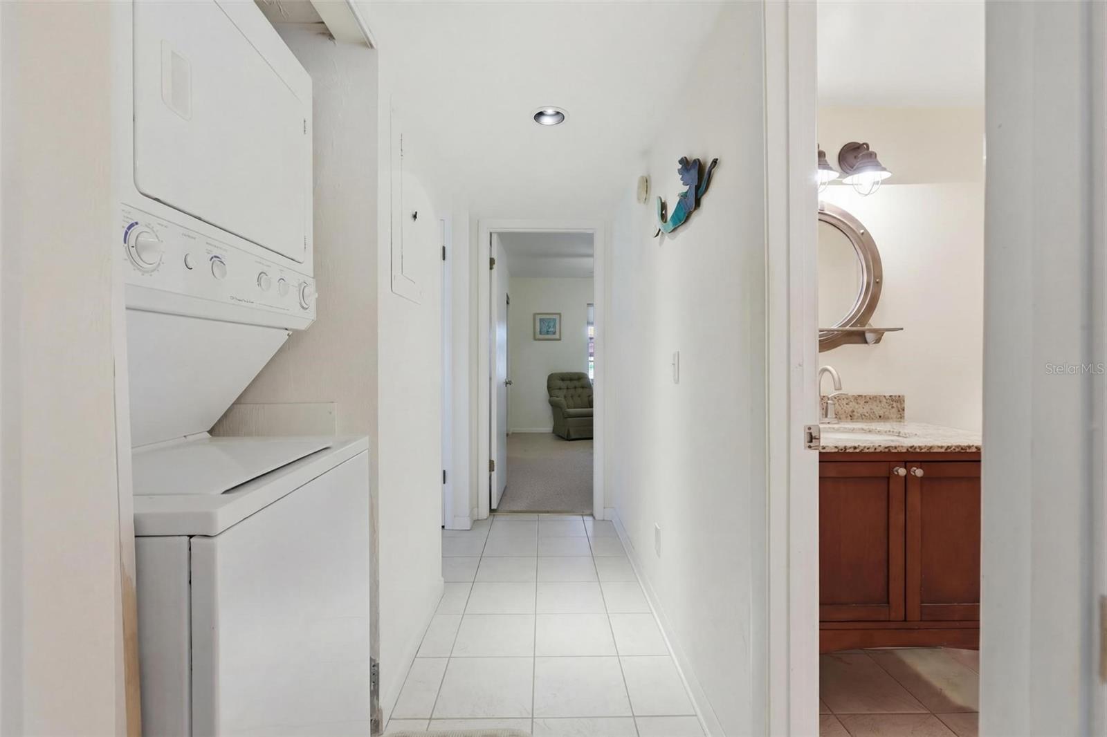 JUNGLE DEN VILLAS PH 07 CONDO - Residential