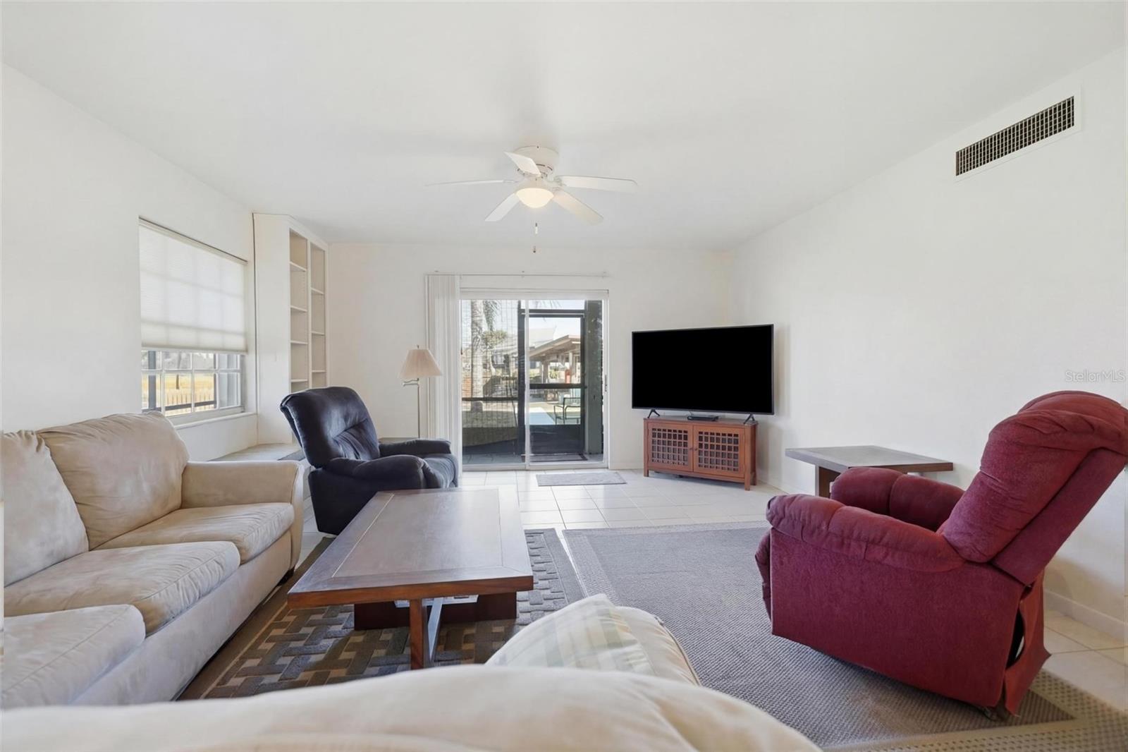 JUNGLE DEN VILLAS PH 07 CONDO - Residential