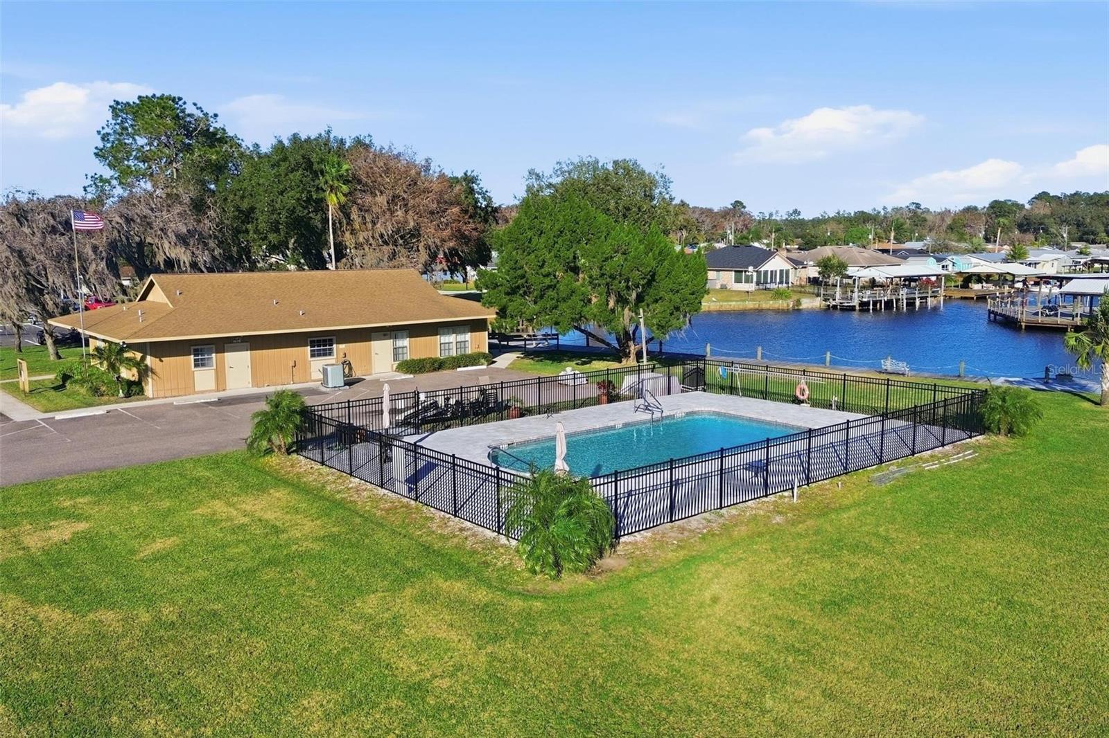 JUNGLE DEN VILLAS PH 07 CONDO - Residential