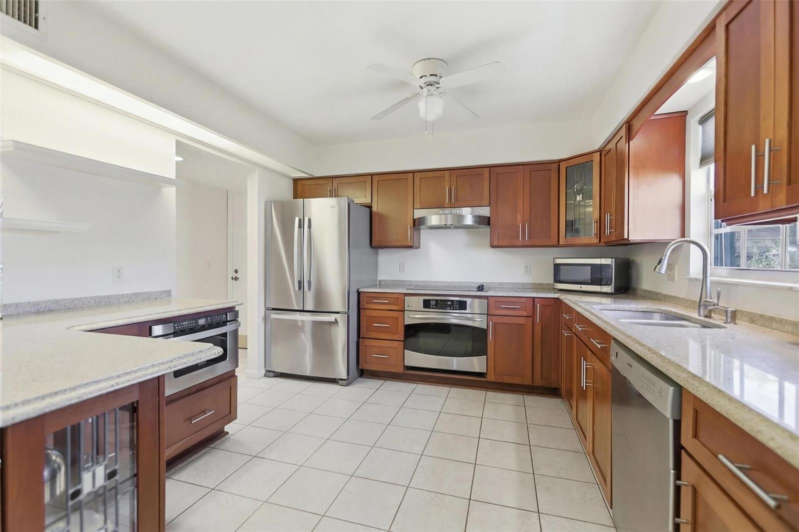 JUNGLE DEN VILLAS PH 07 CONDO - Residential