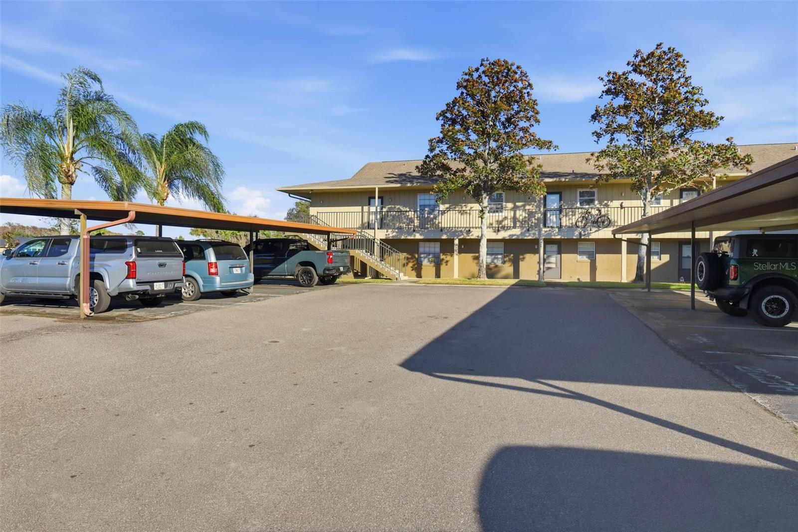 JUNGLE DEN VILLAS PH 07 CONDO - Residential