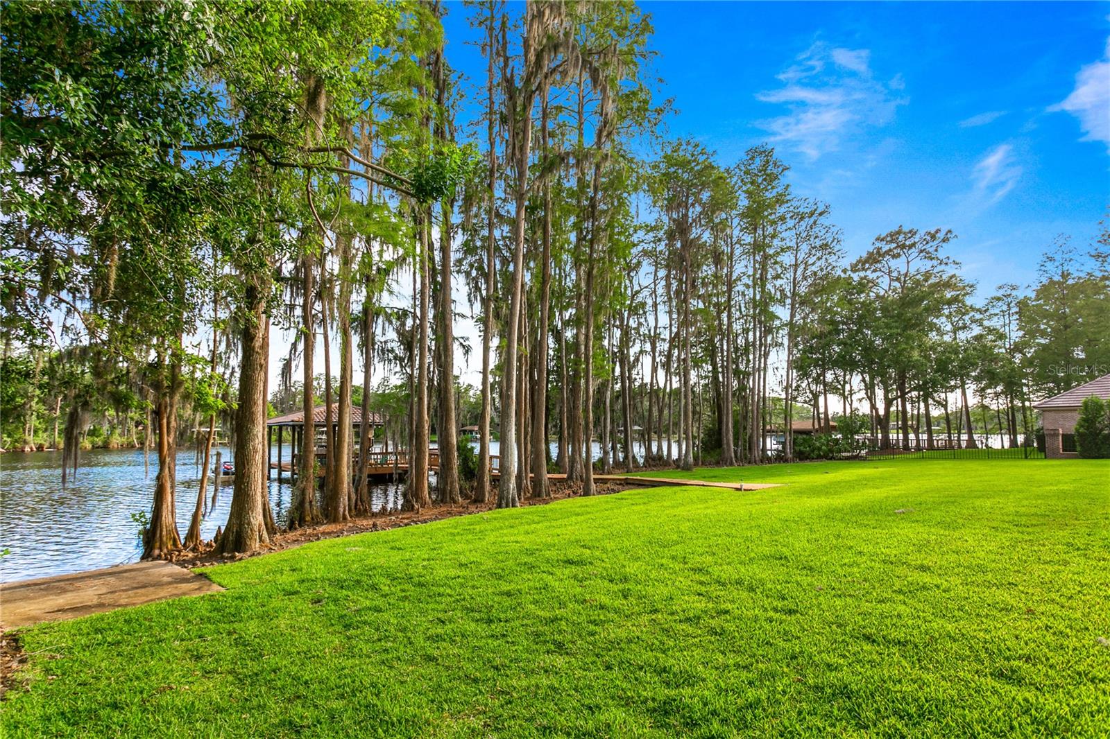 PRETTY LAKE ESTATES - Residential