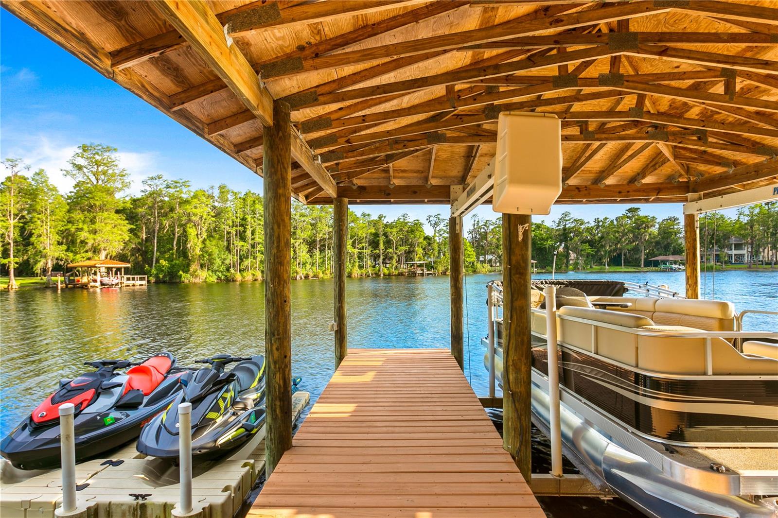 PRETTY LAKE ESTATES - Residential