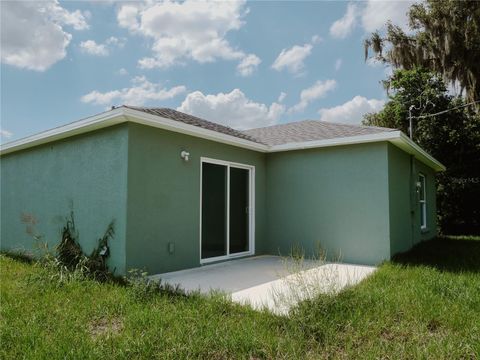 A home in LAKE WALES