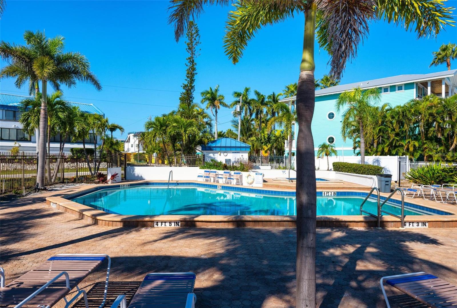 SUMMER SANDS - Residential