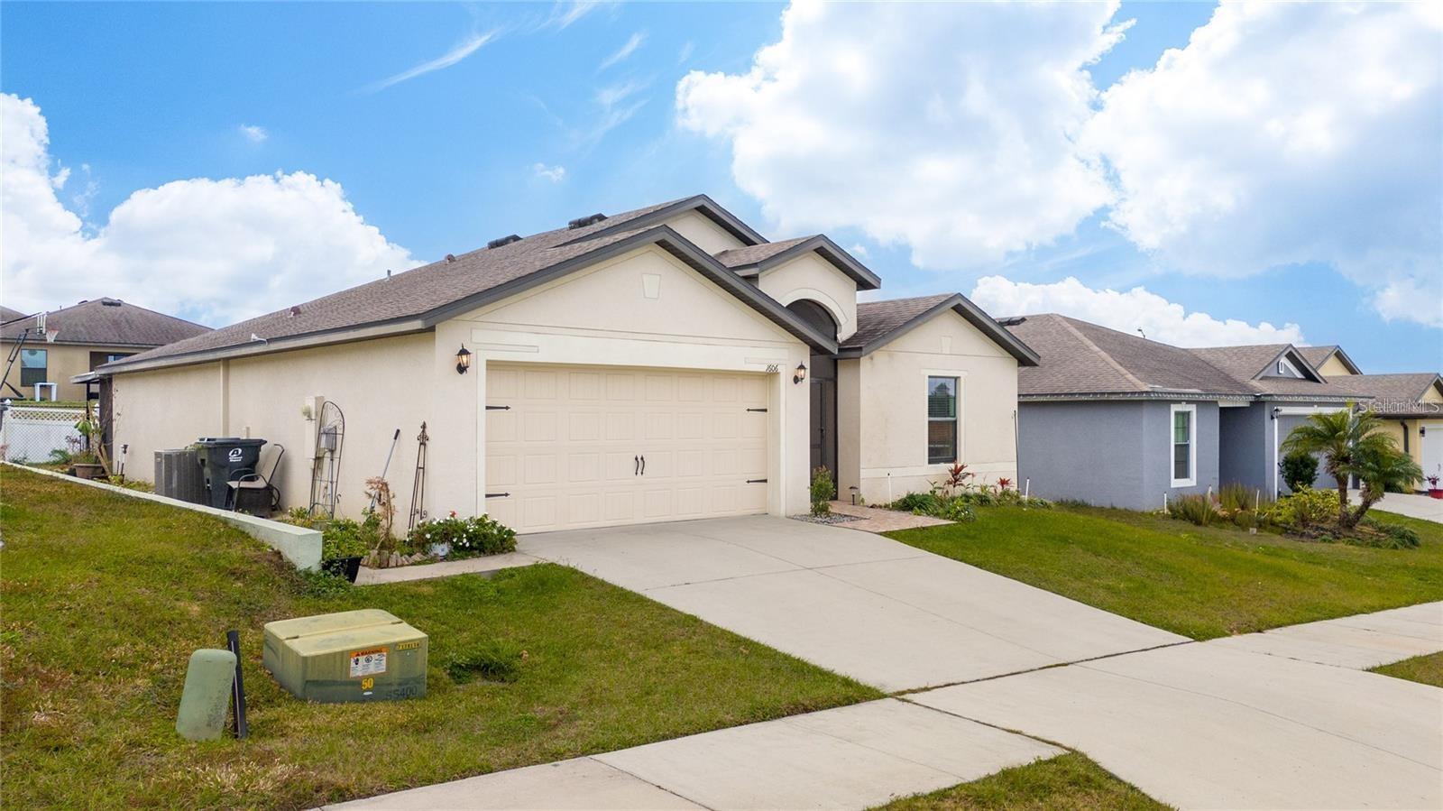 1606 STEELY DRIVE