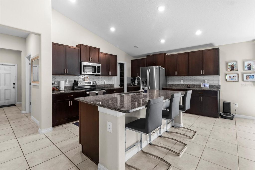 Photo of 13525 Willow Bluestar Loop, Riverview, FL 33579 (MLS # TB8498084)