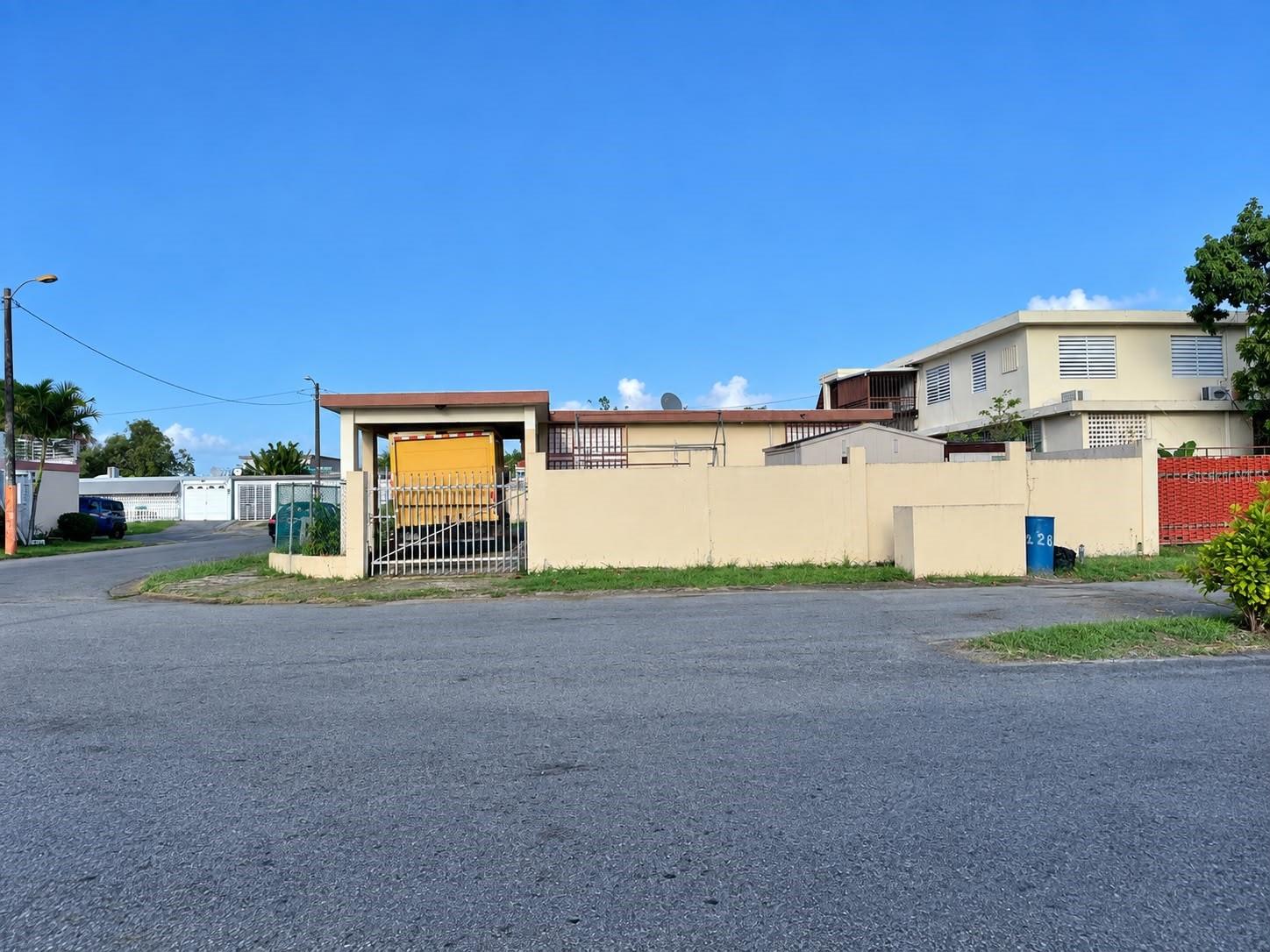 229 URB VILLA CAROLINA 609
