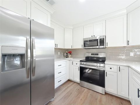 Tiny photo for 2450 NE 40th Street, Ocala, FL 34479 (MLS # S5140586)