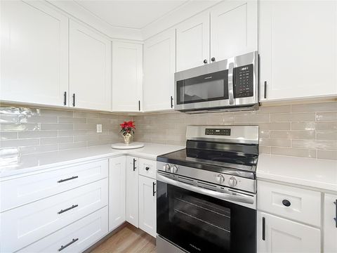 Tiny photo for 2450 NE 40th Street, Ocala, FL 34479 (MLS # S5140586)