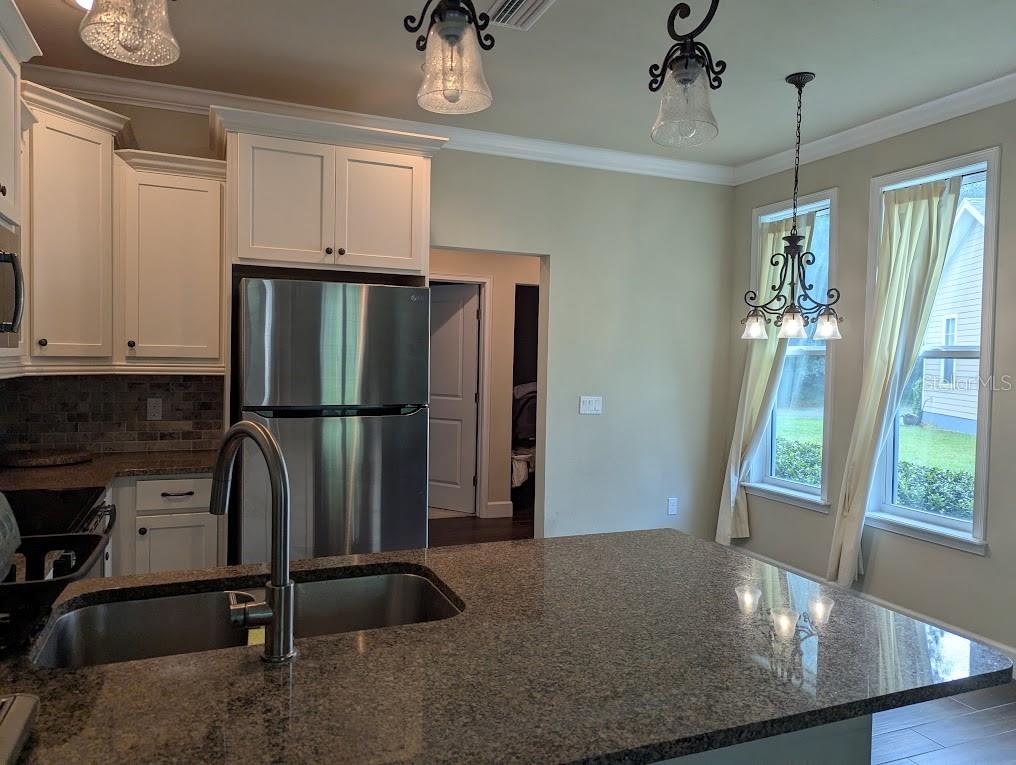 2365 NW 33RD PLACE - Photo 4
