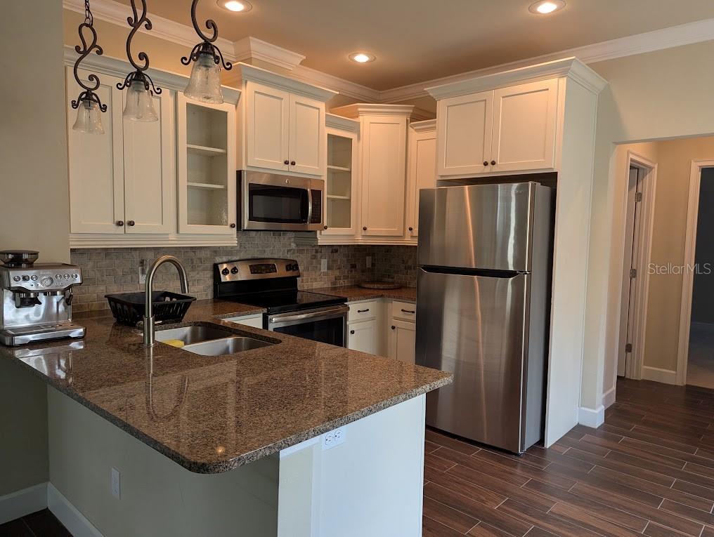 2365 NW 33RD PLACE - Photo 3