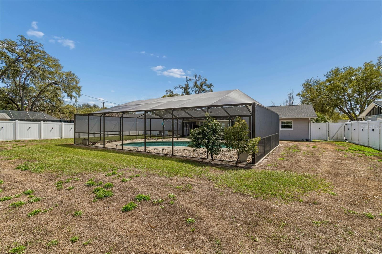 AVIS HOMES UNIT 1 - Residential