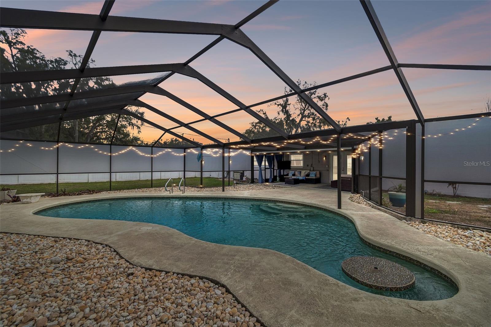 AVIS HOMES UNIT 1 - Residential