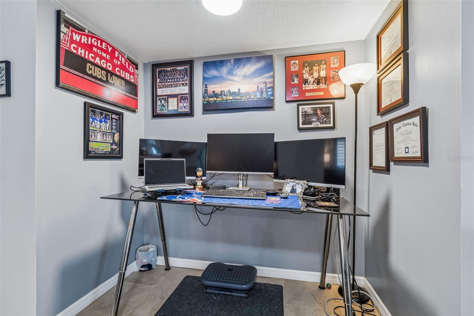 AVIS HOMES UNIT 1 - Residential