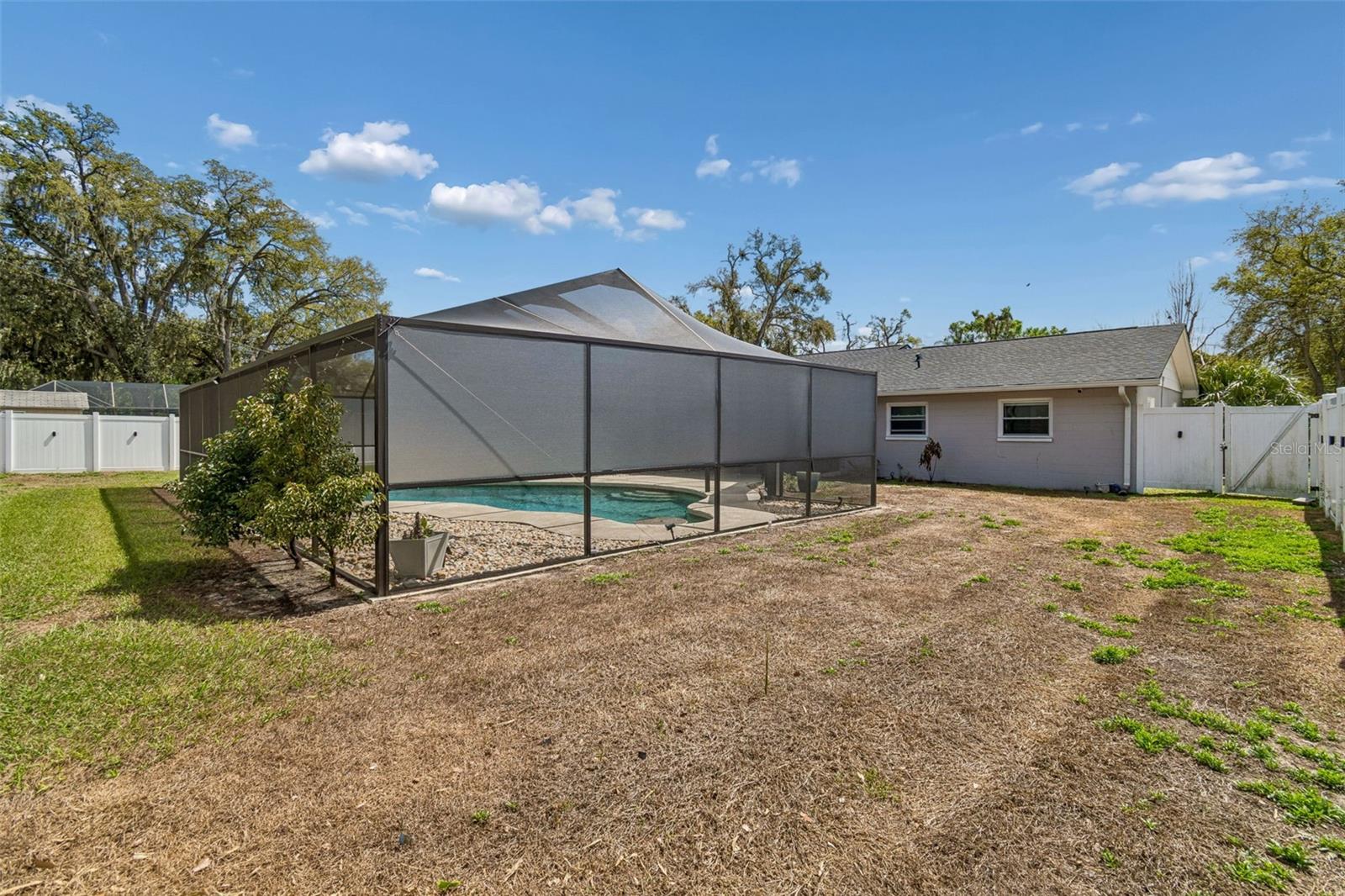 AVIS HOMES UNIT 1 - Residential