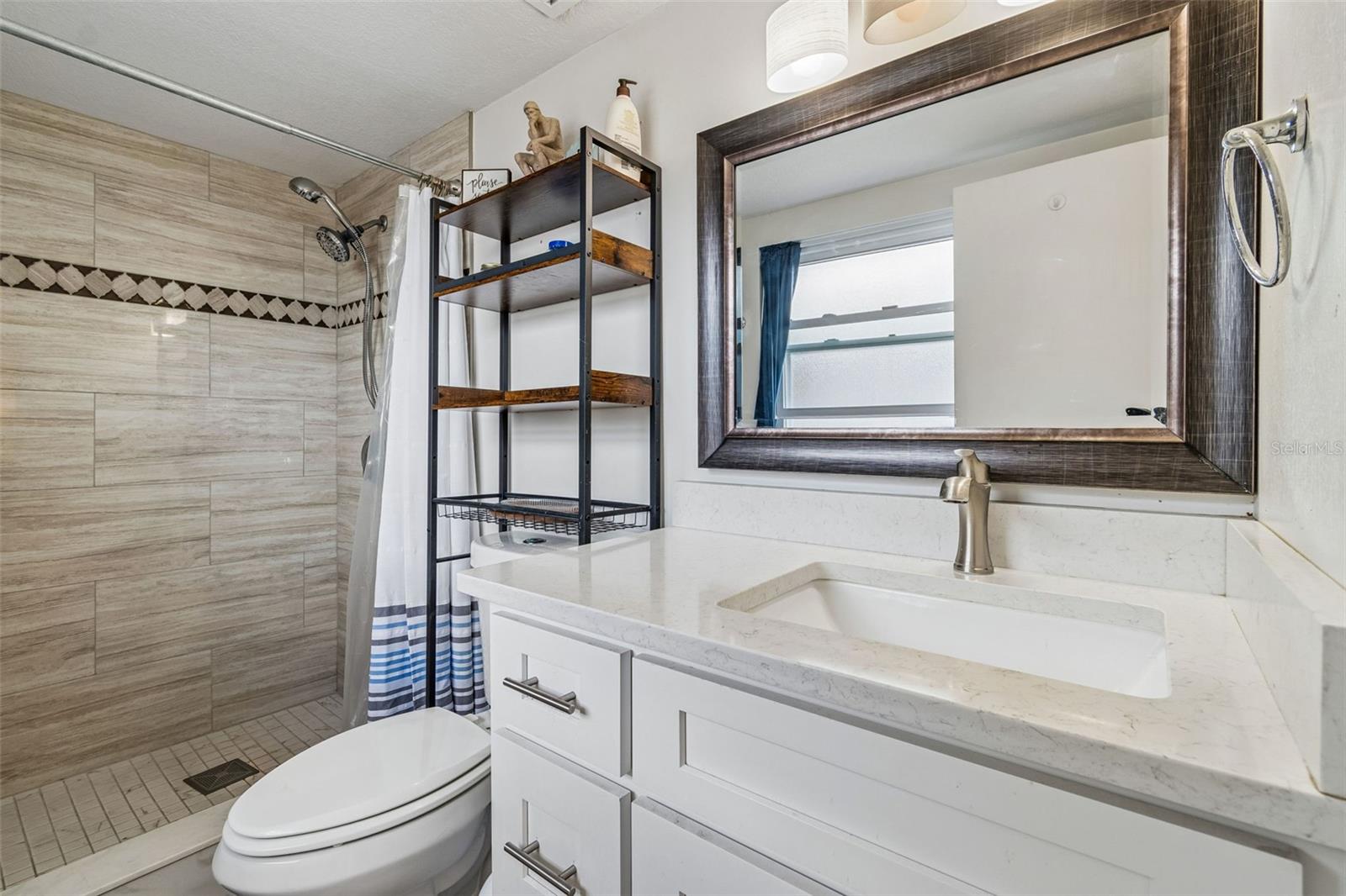 AVIS HOMES UNIT 1 - Residential