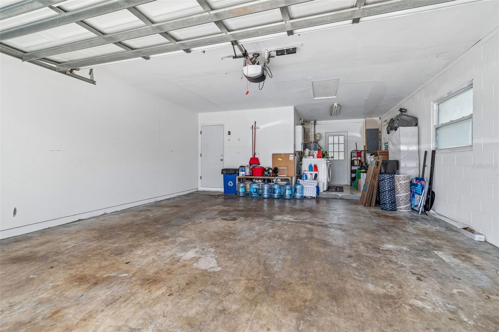 AVIS HOMES UNIT 1 - Residential