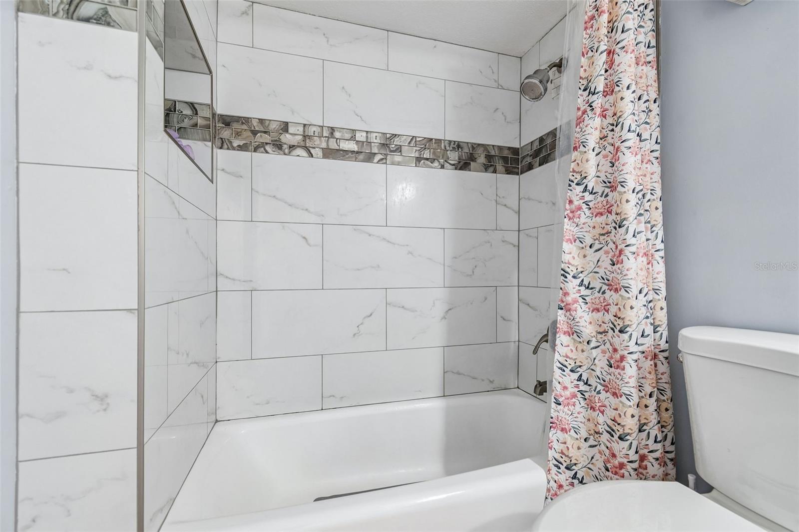 AVIS HOMES UNIT 1 - Residential