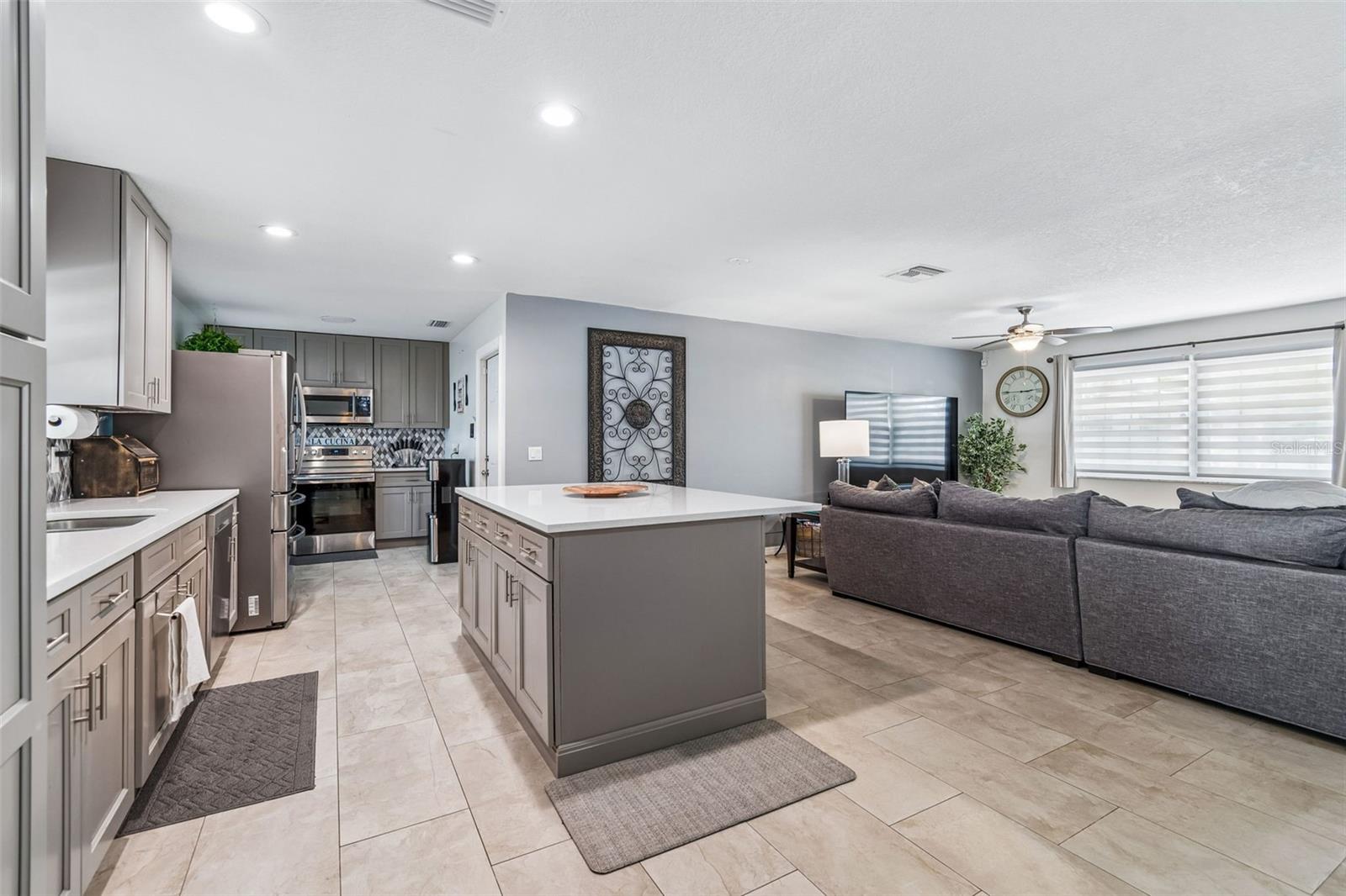 AVIS HOMES UNIT 1 - Residential