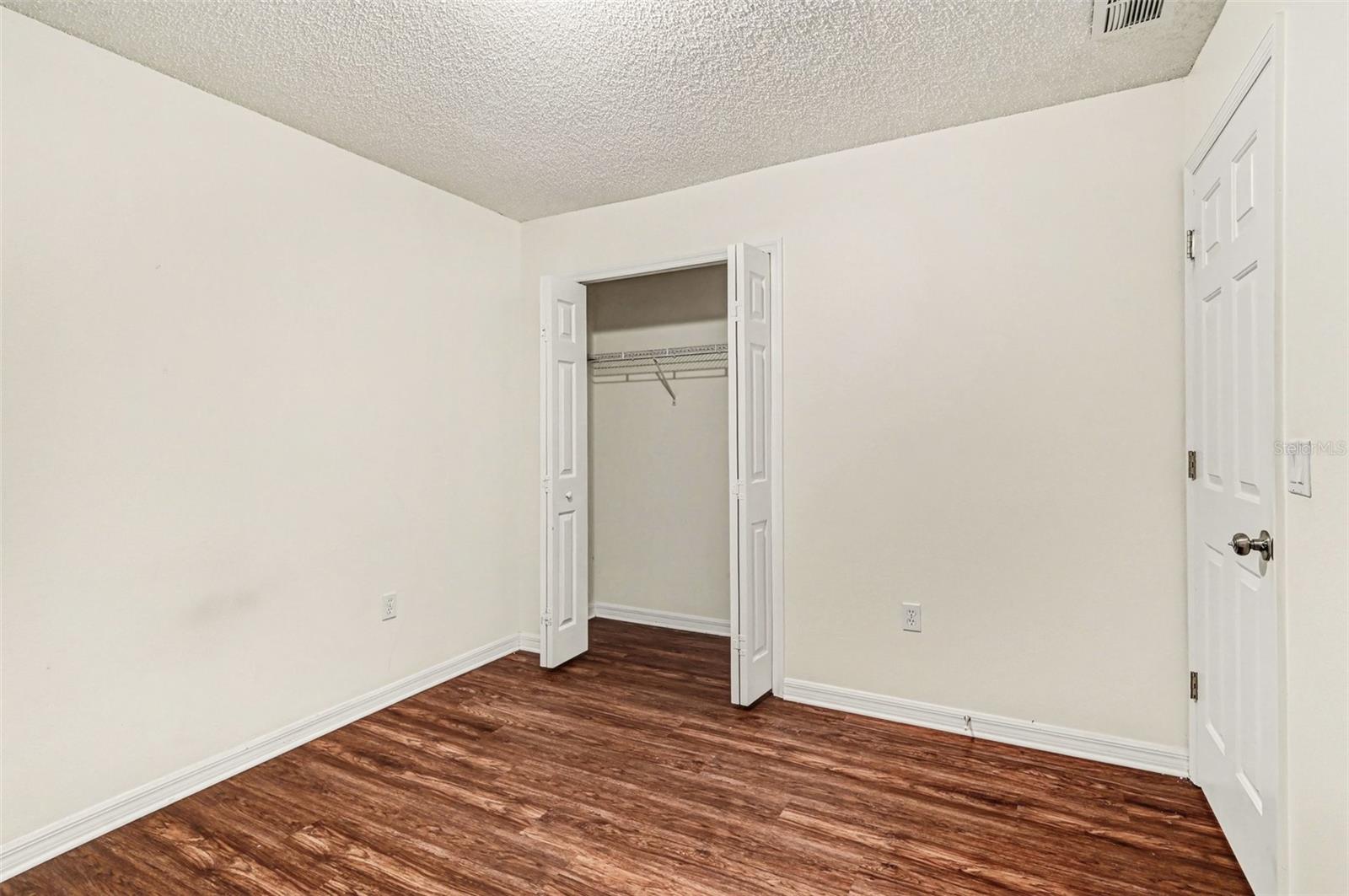 FAIRWAYS/MT PLYMOUTH PH 01 - Residential