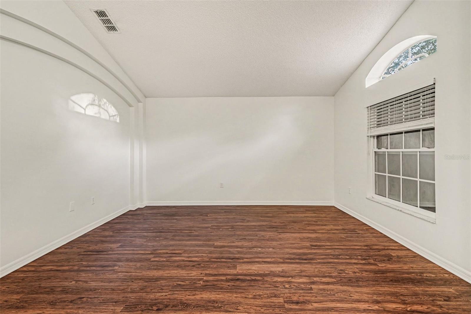 FAIRWAYS/MT PLYMOUTH PH 01 - Residential