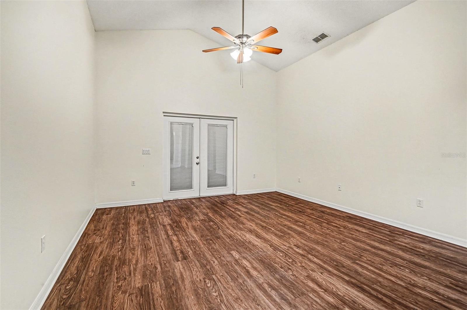 FAIRWAYS/MT PLYMOUTH PH 01 - Residential