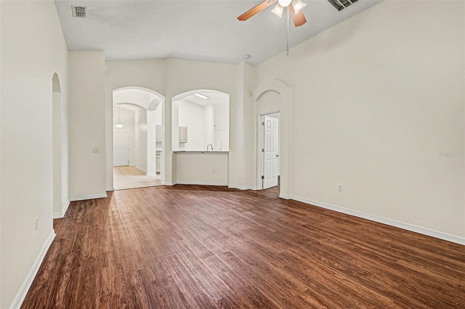 FAIRWAYS/MT PLYMOUTH PH 01 - Residential