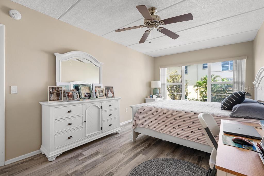 BEACH HARBOR CLUB - Residential