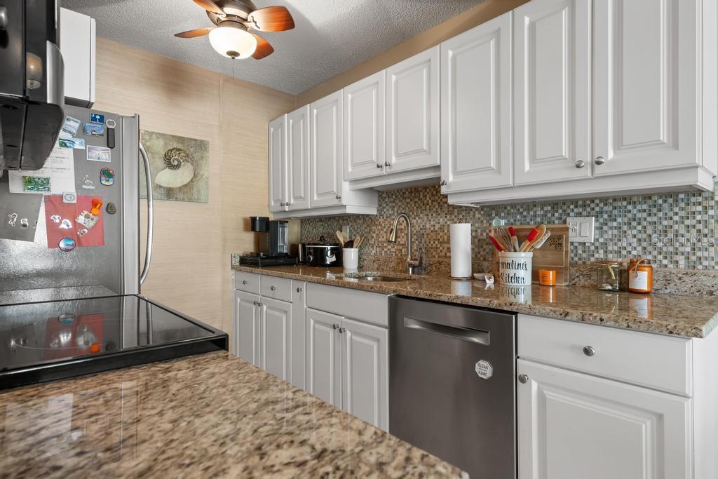 BEACH HARBOR CLUB - Residential