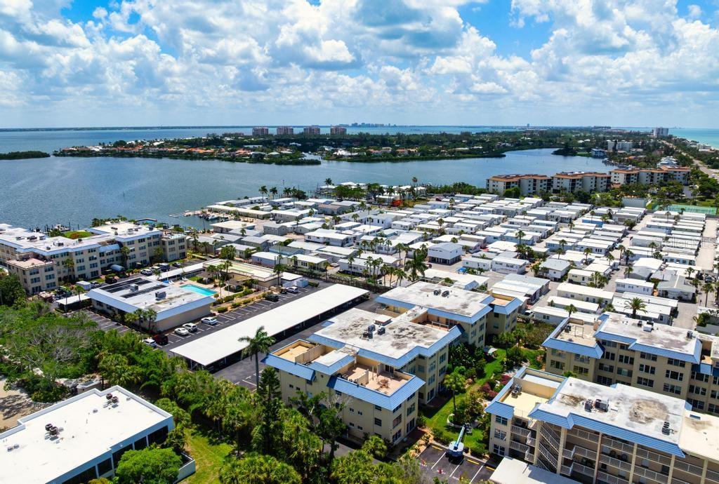 BEACH HARBOR CLUB - Residential