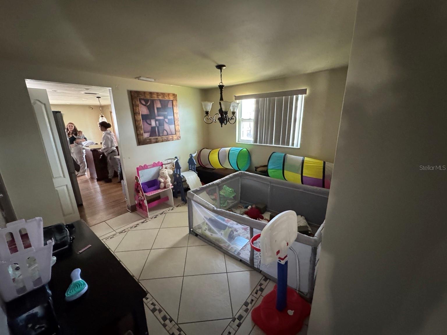 EMBASSY HILLS - Residential