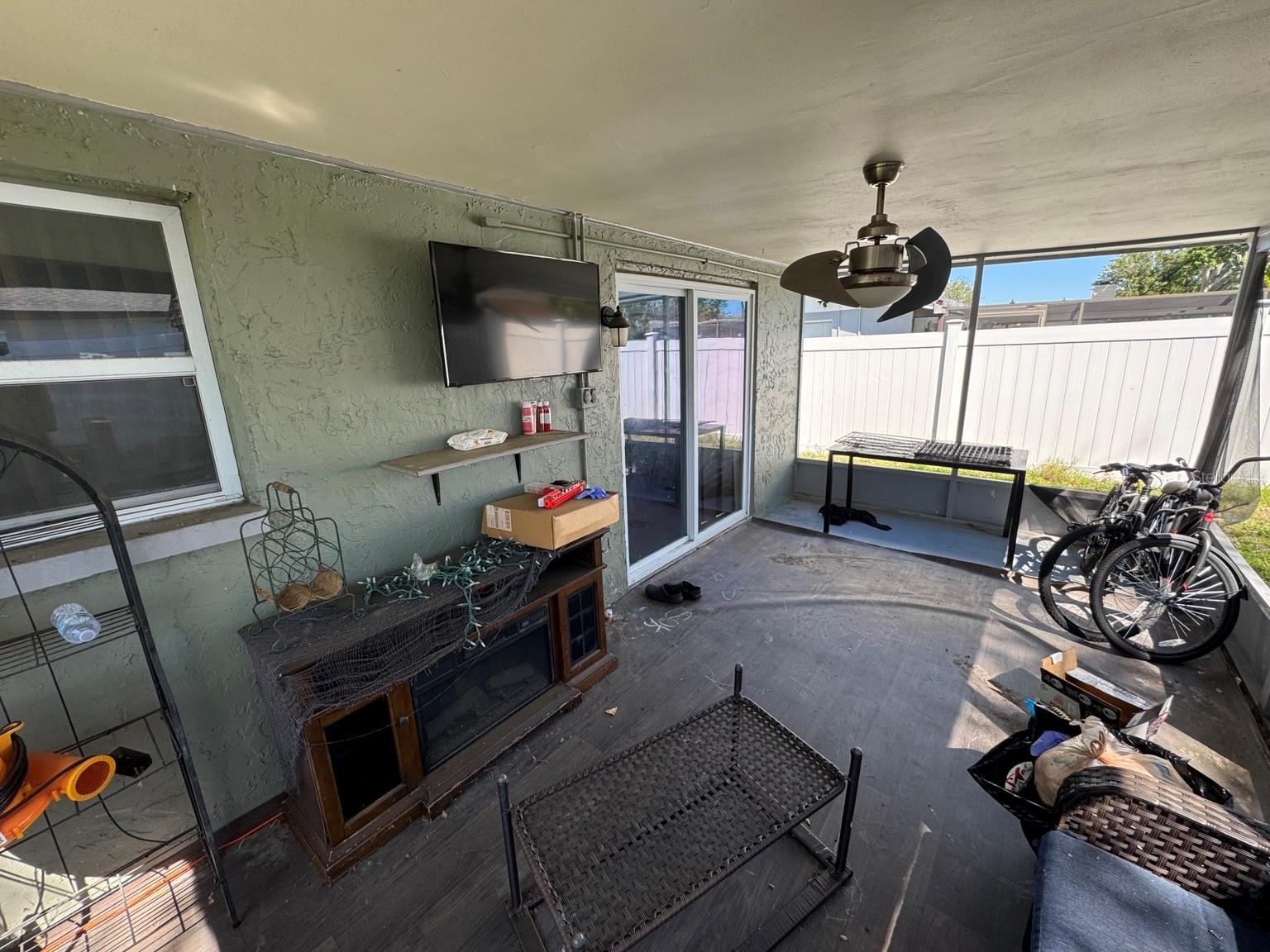 EMBASSY HILLS - Residential