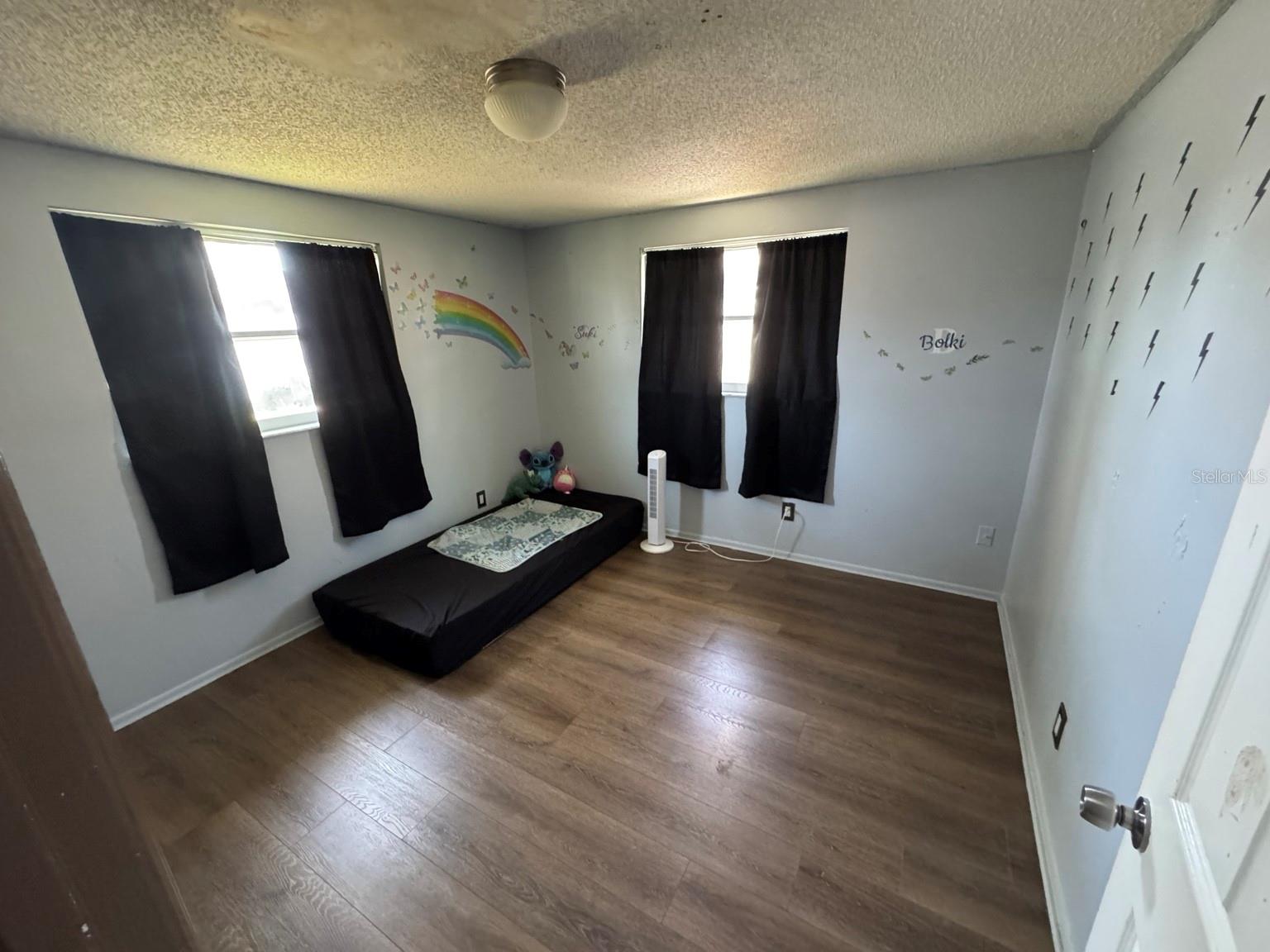 EMBASSY HILLS - Residential