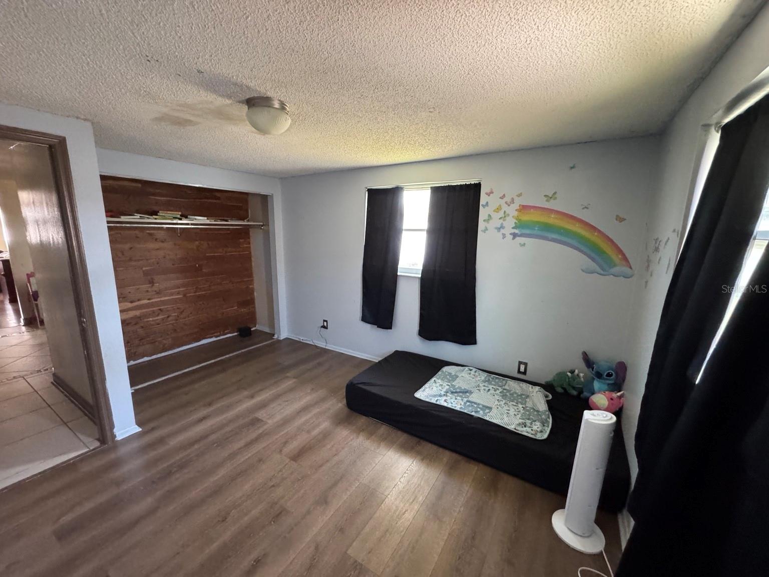 EMBASSY HILLS - Residential