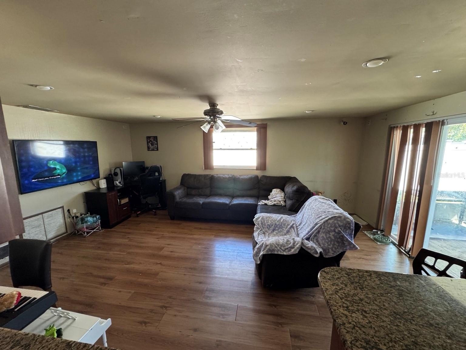 EMBASSY HILLS - Residential