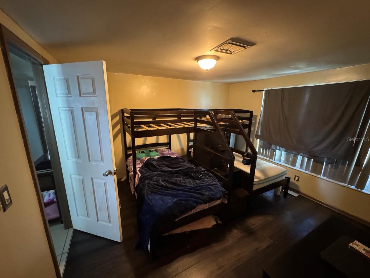 EMBASSY HILLS - Residential