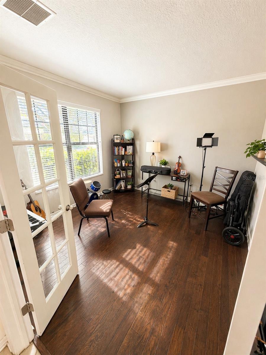 2514 CROSS MORE STREET