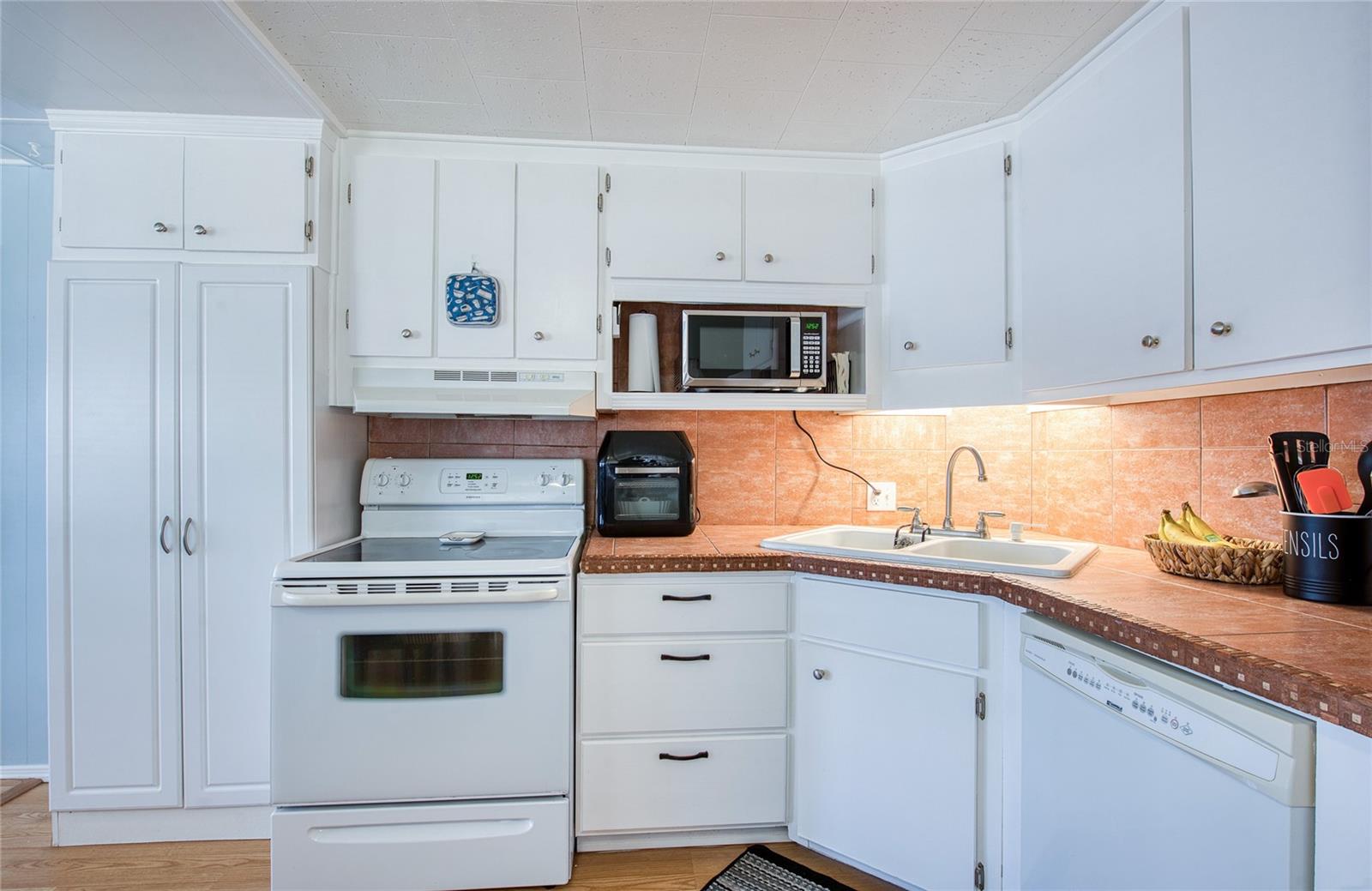 BAY ARISTOCRAT VILLAGE MOBILE HOME PARK UNREC - Residential