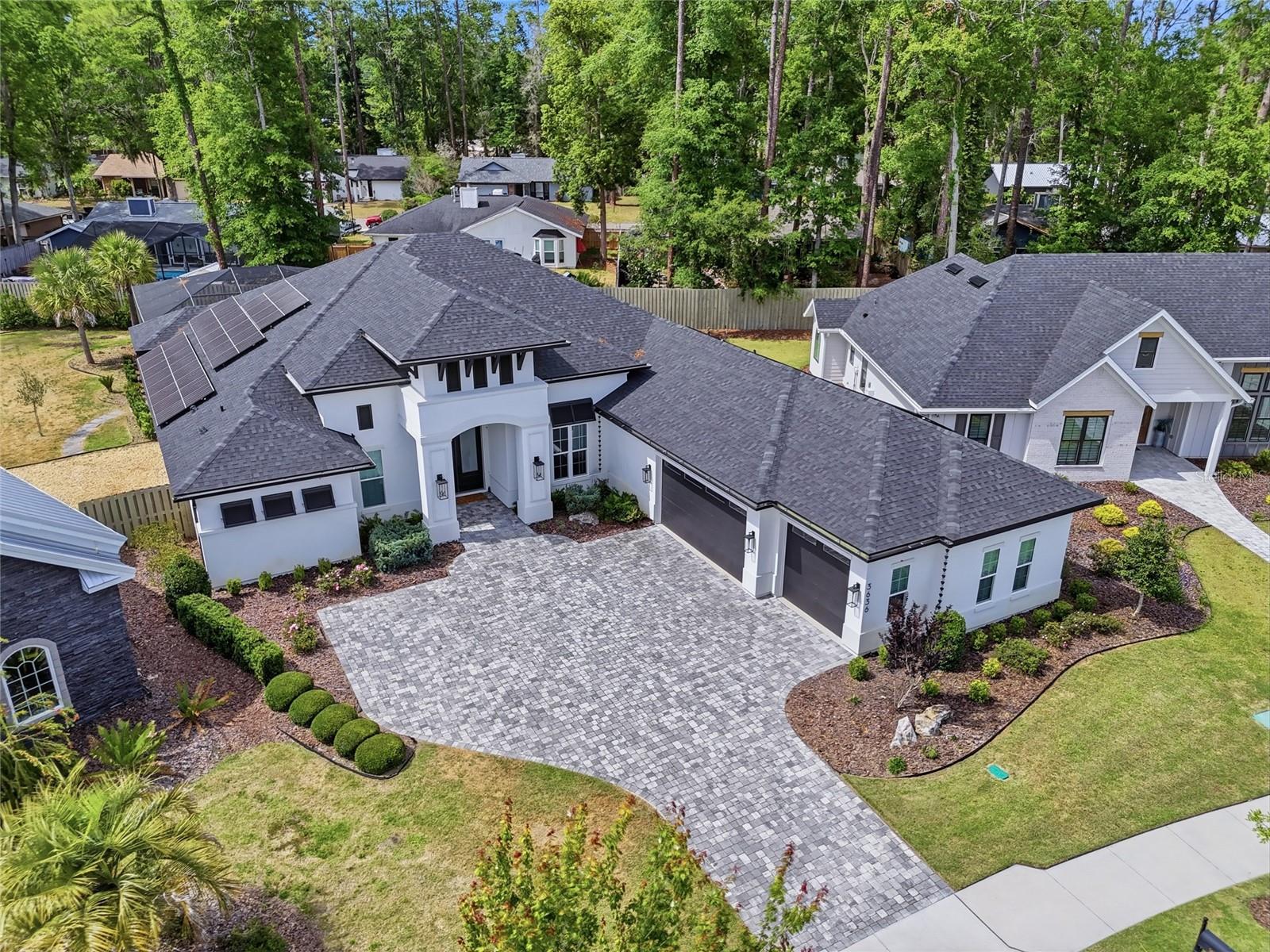 LEXINGTON PLACE - Residential