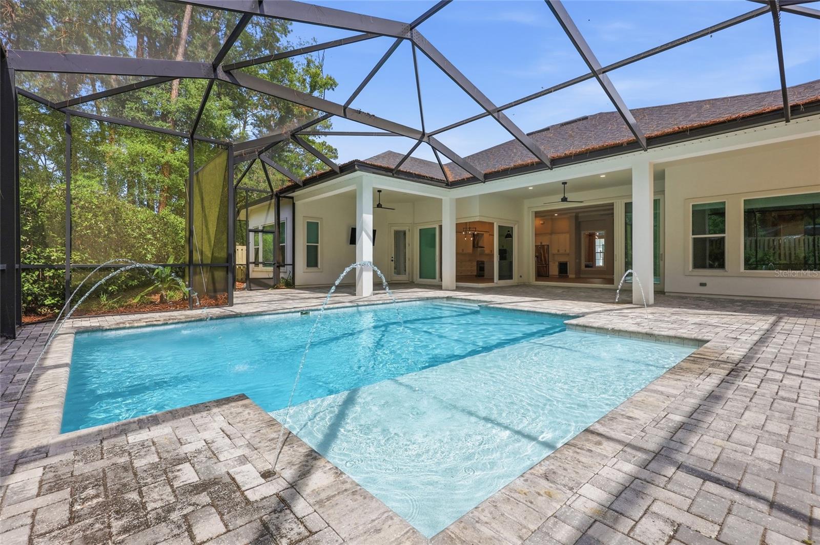 LEXINGTON PLACE - Residential