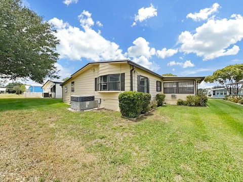 A home in LAKELAND